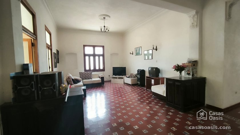 Casa Independiente de 5 habitaciones en venta en Miramar, Playa, La Habana