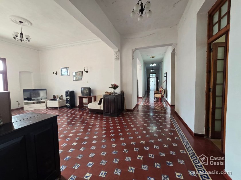 Casa Independiente de 5 habitaciones en venta en Miramar, Playa, La Habana