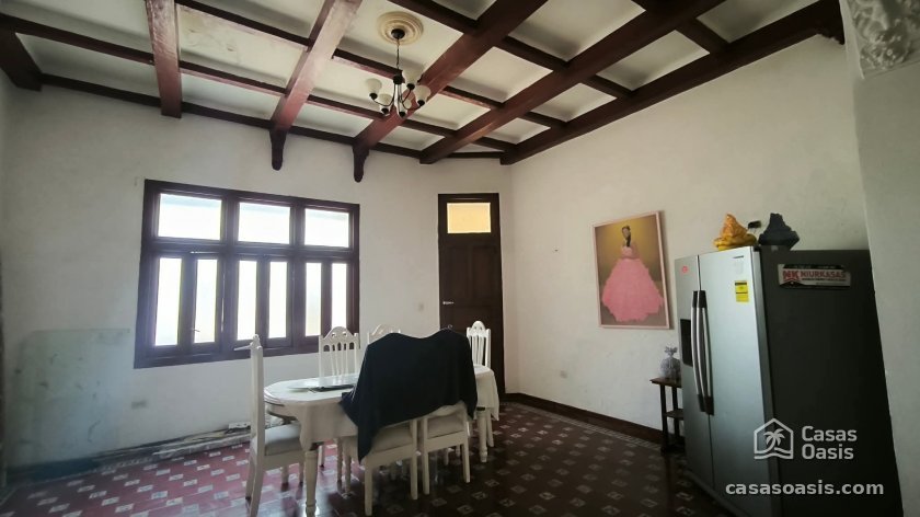 Casa Independiente de 5 habitaciones en venta en Miramar, Playa, La Habana