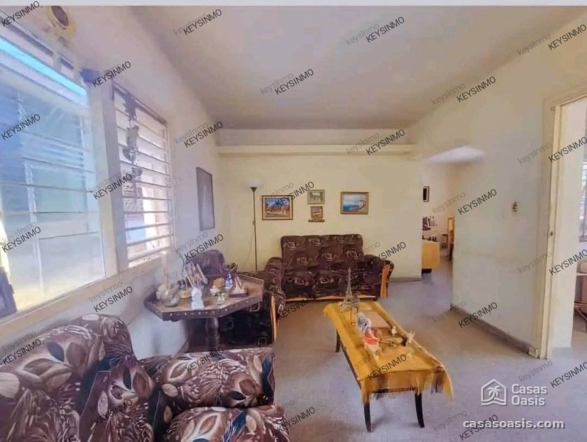 Casa Independiente de 6 habitaciones en venta en Nuevo Vedado, Plaza de la Revolución, La Habana