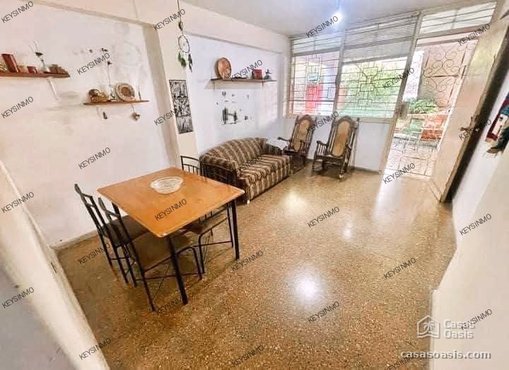 Casa Independiente de 6 habitaciones en venta en Nuevo Vedado, Plaza de la Revolución, La Habana