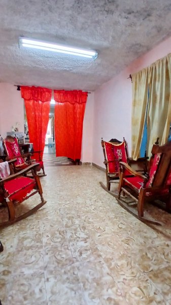 Casa de 3 habitaciones en venta en Atarés, Cerro, La Habana - 2