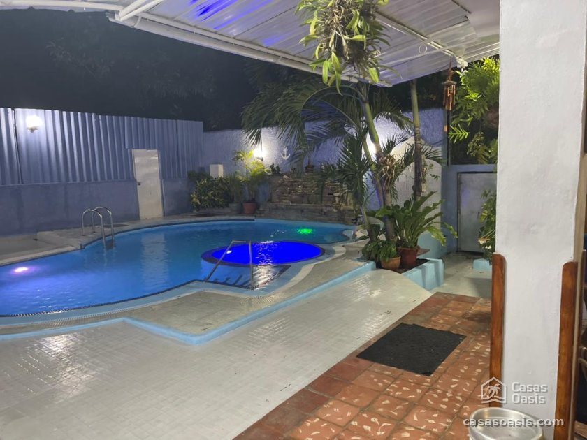 Casa de 4 habitaciones en venta en Guanabo, Habana del Este, La Habana