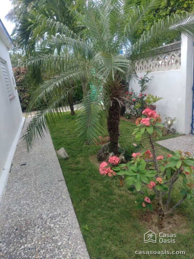 Casa de 5 habitaciones en venta en Guanabo, Habana del Este, La Habana