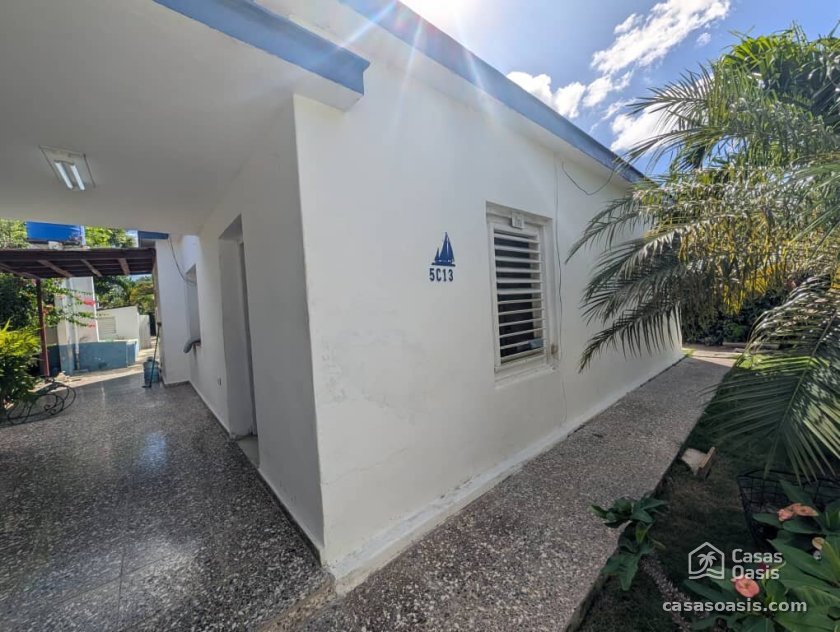 Casa de 5 habitaciones en venta en Guanabo, Habana del Este, La Habana