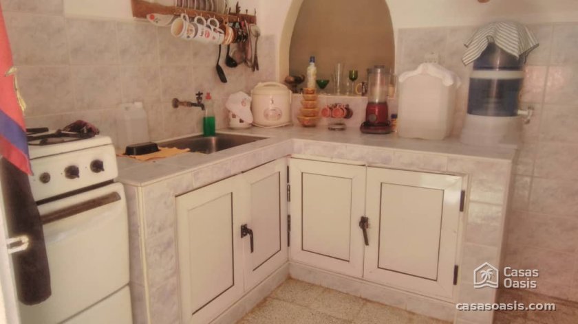 Casa Independiente de 4 habitaciones en venta en Nazareno, Boyeros, La Habana