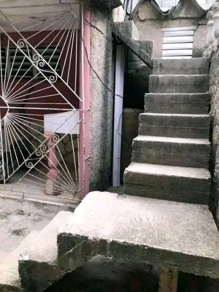 Duplex with 4 bedrooms for sale in Las Tunas - 8