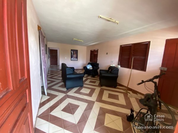 House with 4 bedrooms for sale in Las Tunas - 11