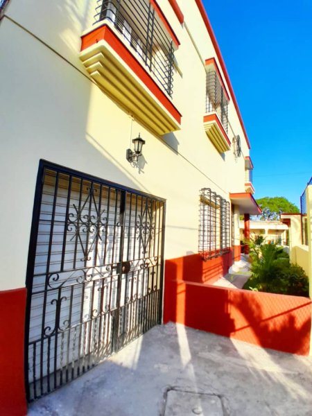Duplex with 5 bedrooms for exchange in Miramar, Playa, La Habana - 8