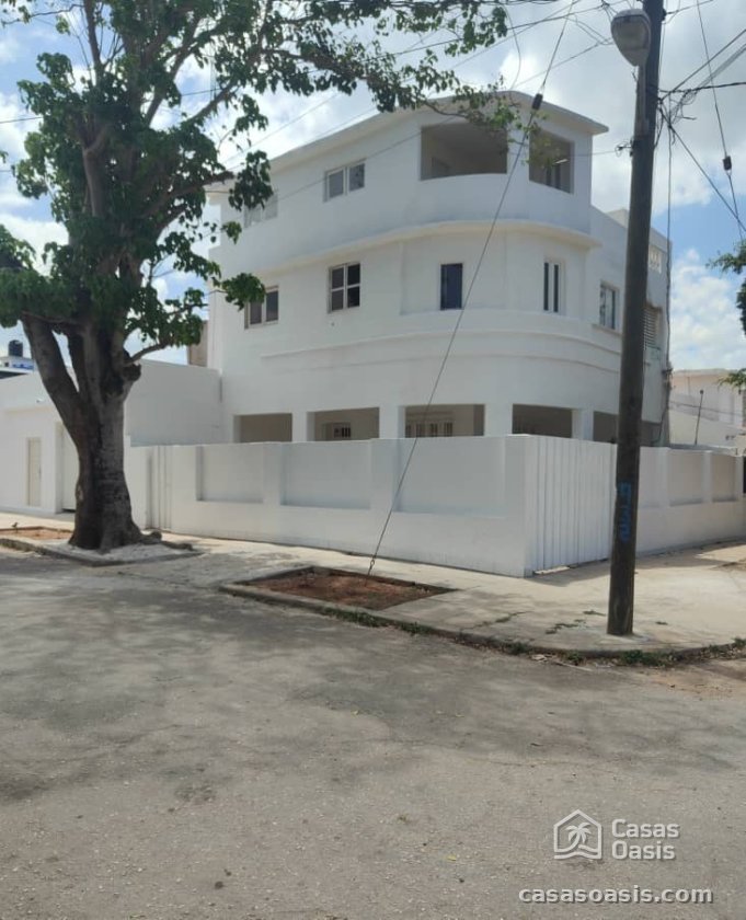 Casa de 6 habitaciones en venta en Playa, La Habana
