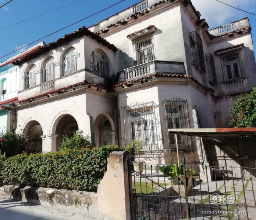 Casa de 5 habitaciones en venta en Diez de Octubre, La Habana