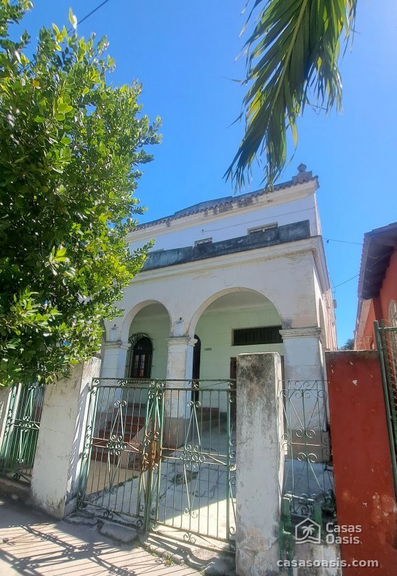 Casa Independiente de 4 habitaciones en venta en Marianao, La Habana