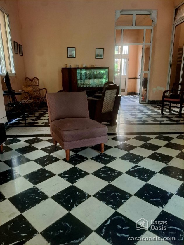 Casa Independiente de 4 habitaciones en venta en Marianao, La Habana