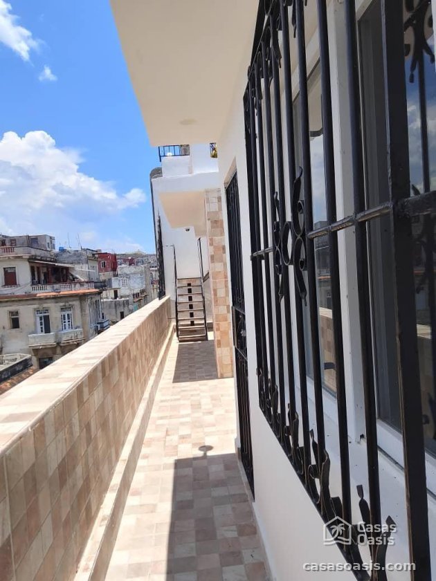 Apartment with 4 bedrooms for sale in Centro Habana, La Habana