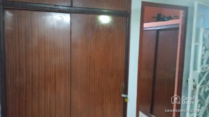 Casa de 5 habitaciones en venta en La Lisa, La Habana