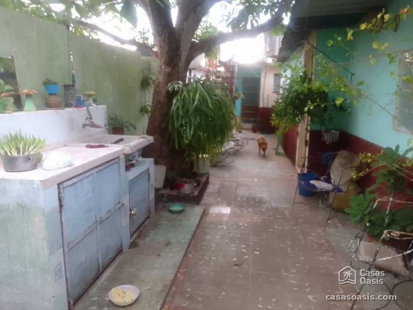 Casa de 5 habitaciones en venta en La Lisa, La Habana