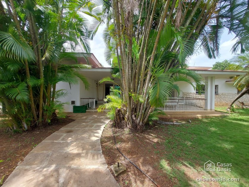 Casa de Campo de 4 habitaciones en venta en La Lisa, La Habana
