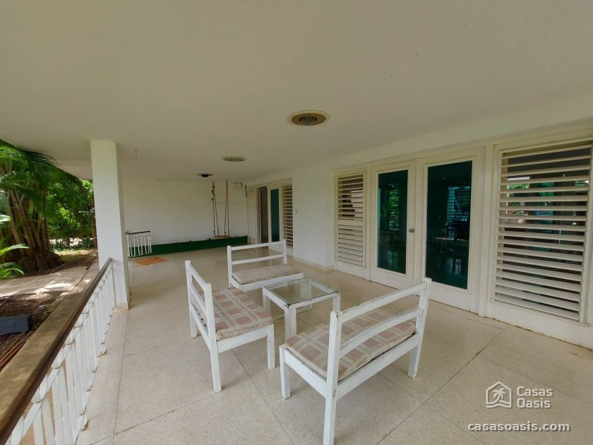 Casa de Campo de 4 habitaciones en venta en La Lisa, La Habana