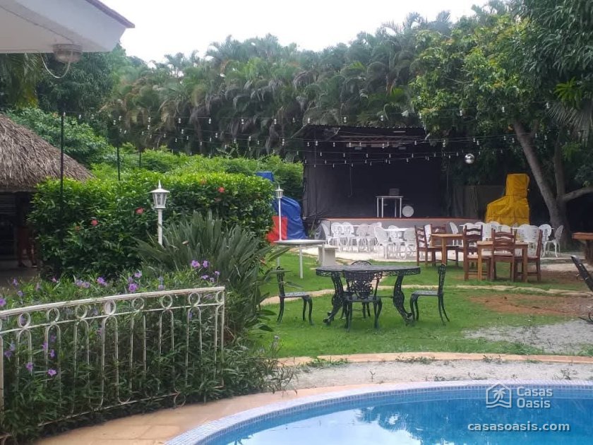 Casa de Campo de 4 habitaciones en venta en La Lisa, La Habana