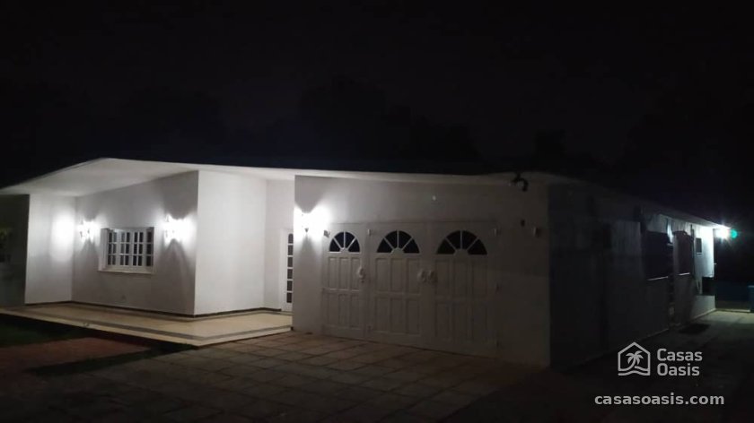 Casa de 4 habitaciones en venta en Mulgoba, Boyeros, La Habana
