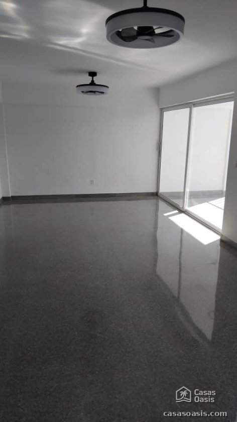 Casa de 3 habitaciones en venta en Colón - Nuevo Vedado, Plaza de la Revolución, La Habana
