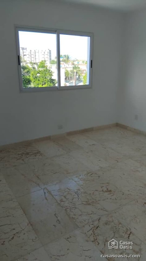 Casa de 3 habitaciones en venta en Colón - Nuevo Vedado, Plaza de la Revolución, La Habana