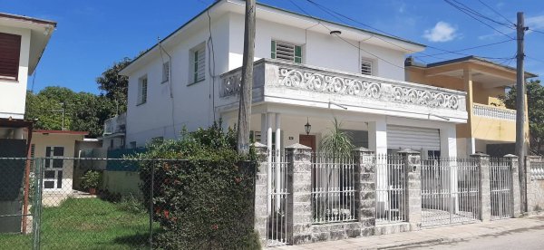 Casa de 3 habitaciones en venta en Jaimanitas, Playa, La Habana - 8