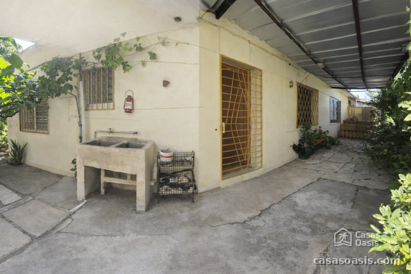 Casa Independiente de 3 habitaciones en venta en Santiago de Cuba - 2