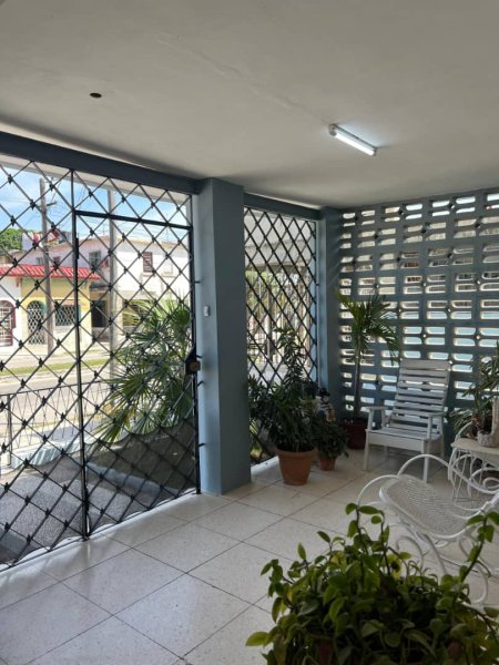 Casa de 3 habitaciones en venta en Santa Amalia, Arroyo Naranjo, La Habana