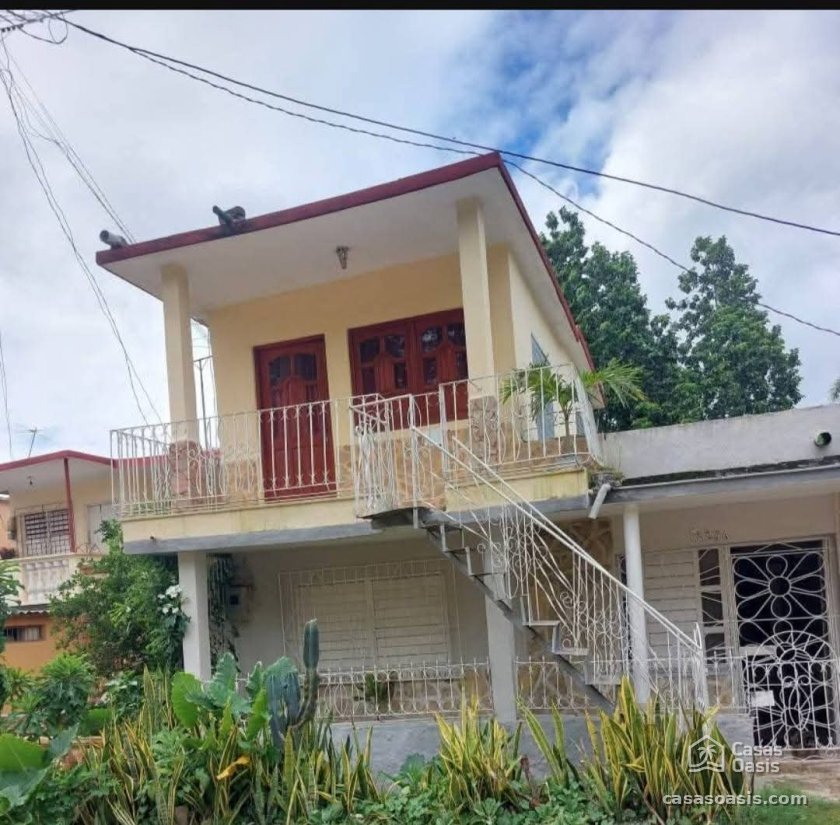 Biplanta de 3 habitaciones en venta en Holguín