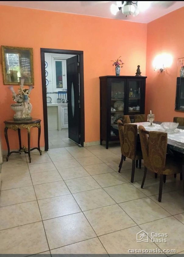 Casa de 3 habitaciones en venta en Vedado - Malecón, Plaza de la Revolución, La Habana
