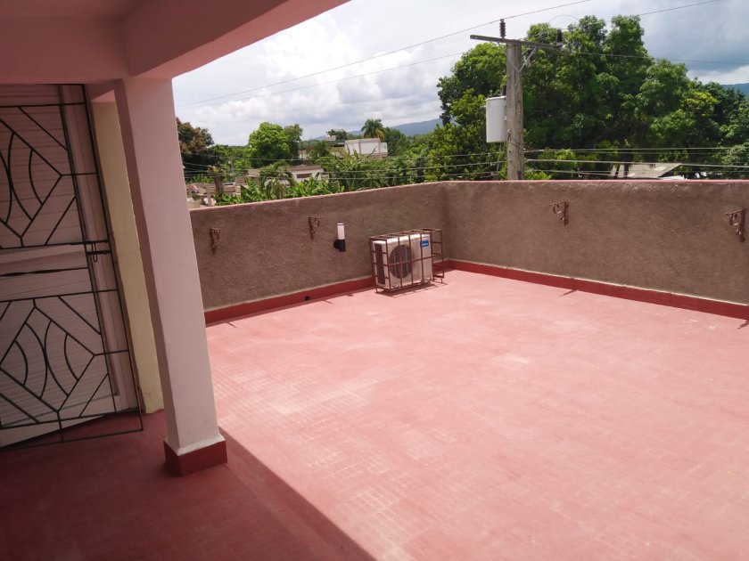 Casa Independiente de 4 habitaciones en venta en Jamaica, Manuel Tames, Guantánamo