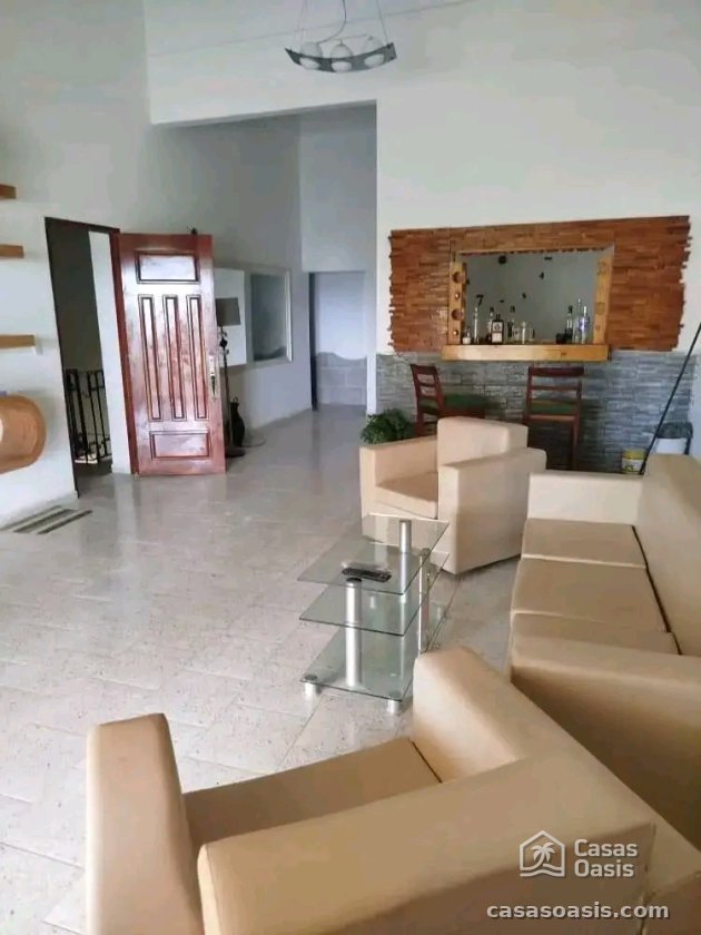 Casa Independiente de 4 habitaciones en venta en Plaza, Plaza de la Revolución, La Habana