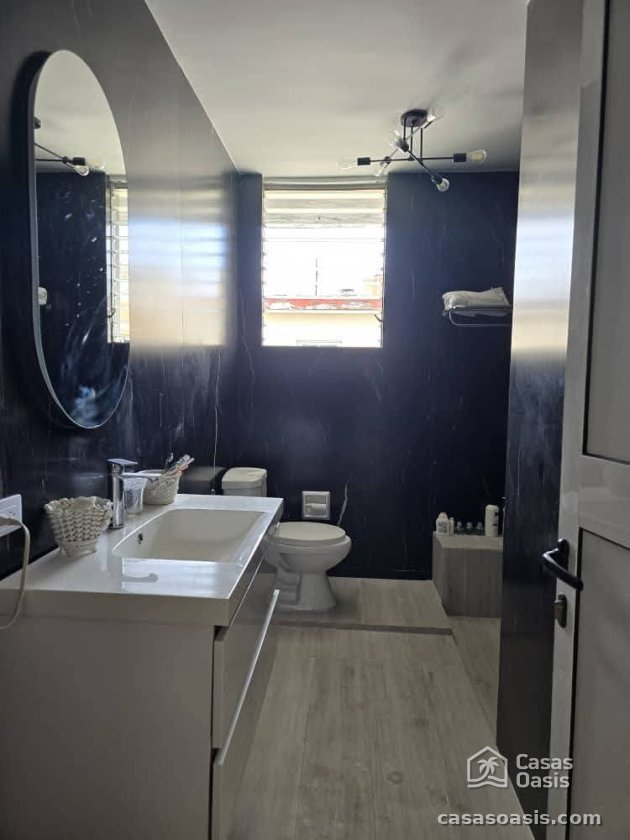 Apartamento de 5 habitaciones en venta en Miramar, Playa, La Habana