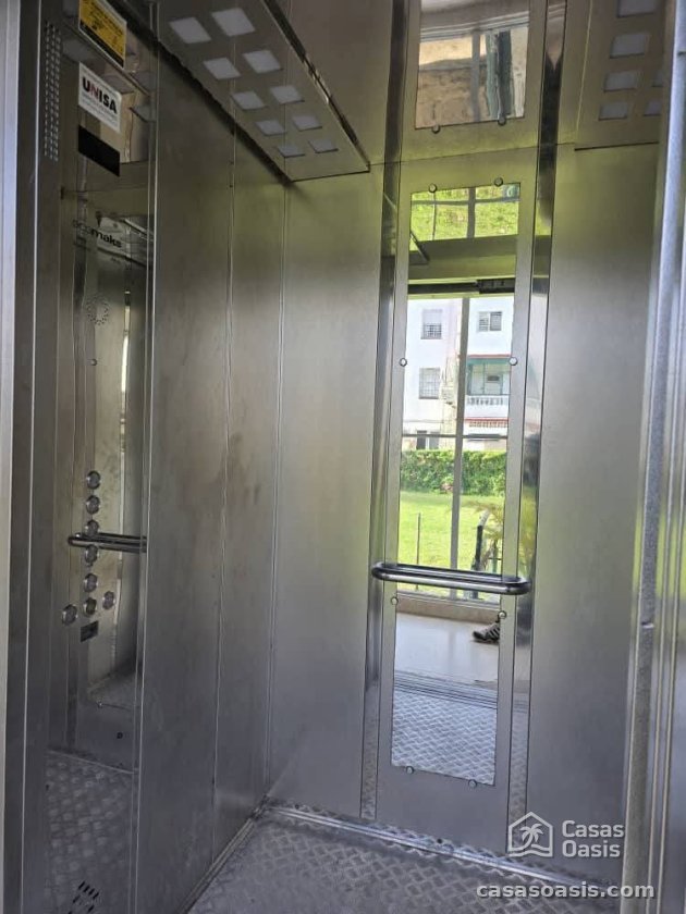 Apartamento de 5 habitaciones en venta en Miramar, Playa, La Habana