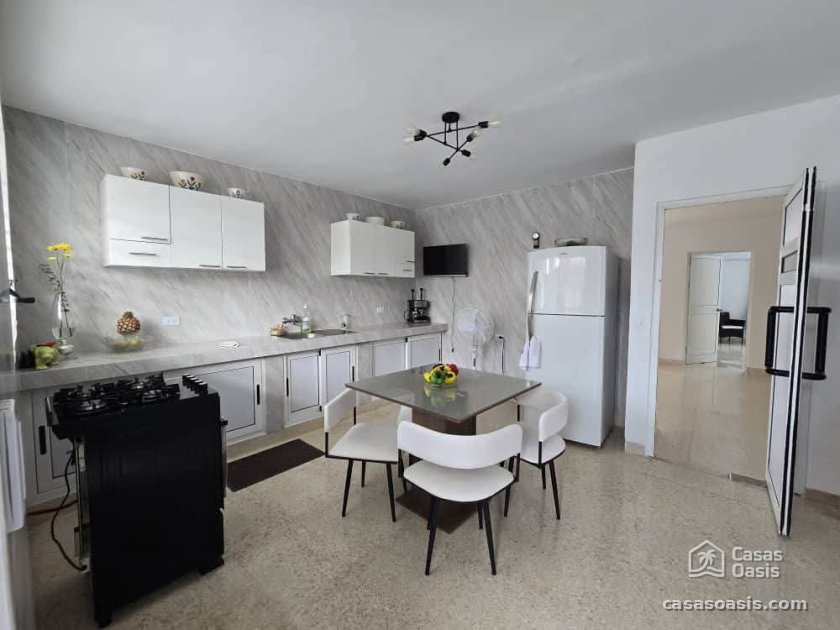 Apartamento de 5 habitaciones en venta en Miramar, Playa, La Habana