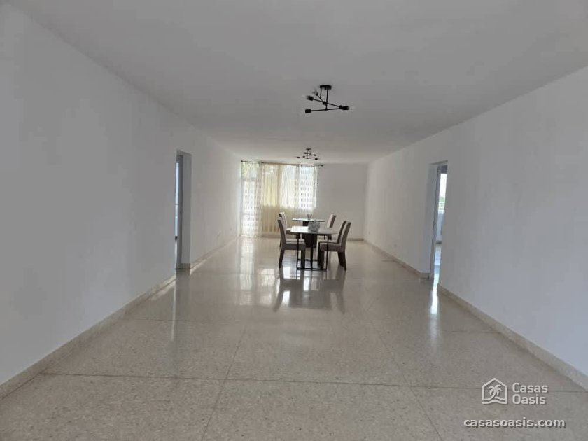 Apartamento de 5 habitaciones en venta en Miramar, Playa, La Habana