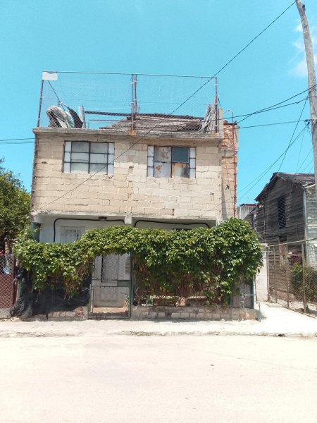 Casa de 5 habitaciones en venta en Marianao, La Habana