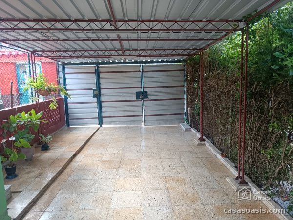 Casa Independiente de 2 habitaciones en venta en La Lisa, La Habana