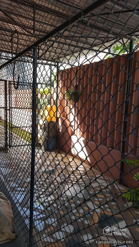 Casa Independiente de 5 habitaciones en venta en Miramar, Playa, La Habana