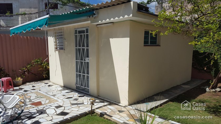 Casa Independiente de 5 habitaciones en venta en Miramar, Playa, La Habana