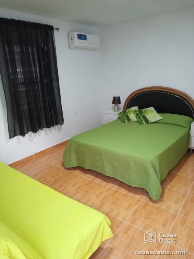 Casa Independiente de 3 habitaciones en venta en Guanabo, Habana del Este, La Habana