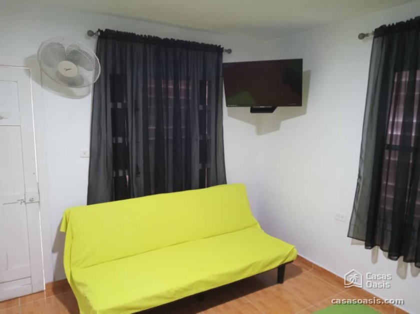 Casa Independiente de 3 habitaciones en venta en Guanabo, Habana del Este, La Habana