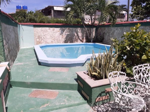 Casa Independiente de 5 habitaciones en venta en Guanabo, Habana del Este, La Habana - 11
