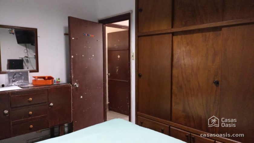 Casa Independiente de 2 habitaciones en venta en Habana Vieja, La Habana