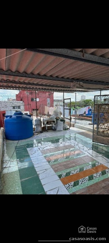 Casa de 2 habitaciones en venta en Centro Habana, La Habana