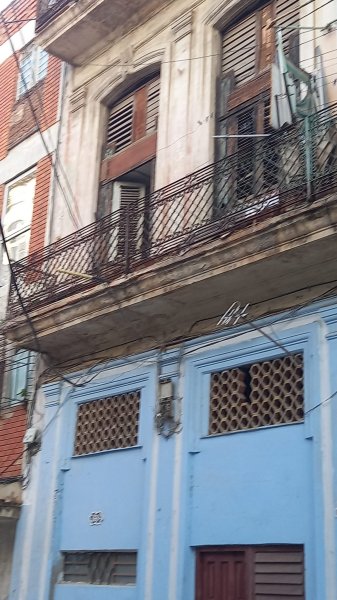 Apartamento de 4 habitaciones en venta en Habana Vieja, La Habana