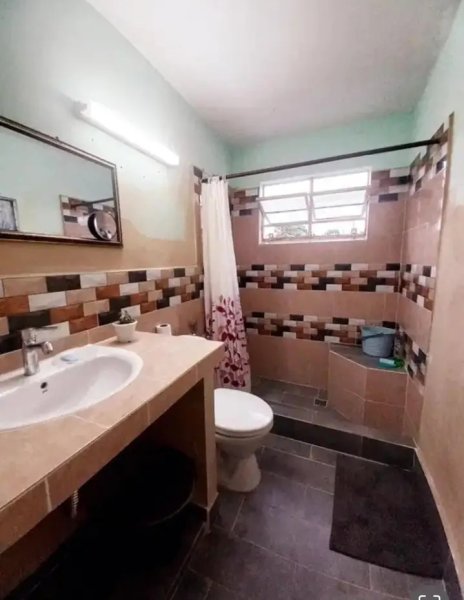 Biplanta de 4 habitaciones en venta en Aldabó, Boyeros, La Habana - 3