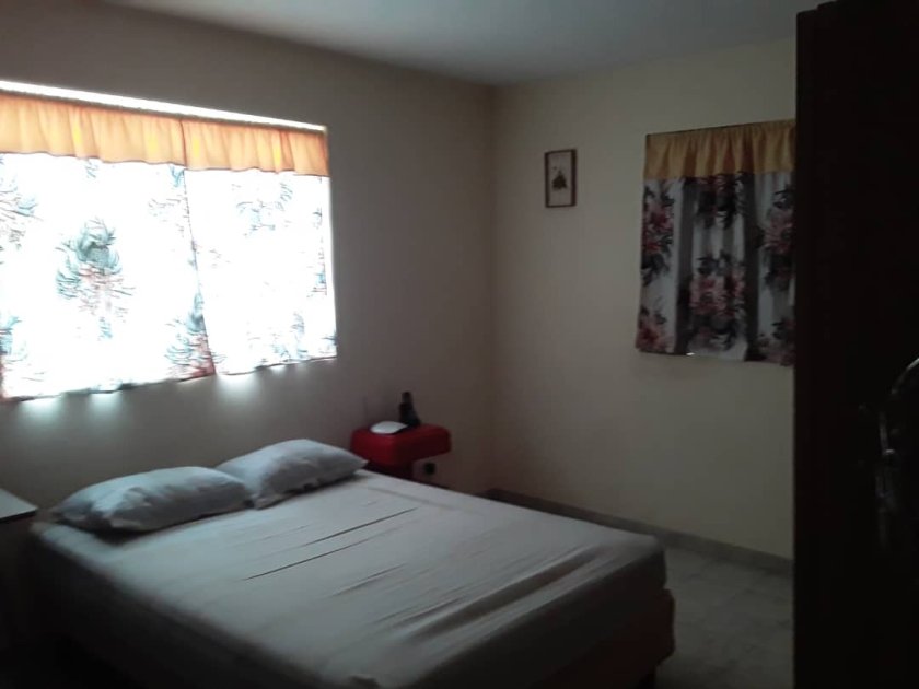 Biplanta de 4 habitaciones en venta en Aldabó, Boyeros, La Habana