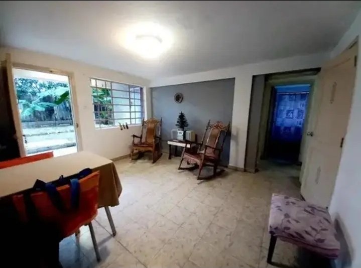 Biplanta de 4 habitaciones en venta en Aldabó, Boyeros, La Habana